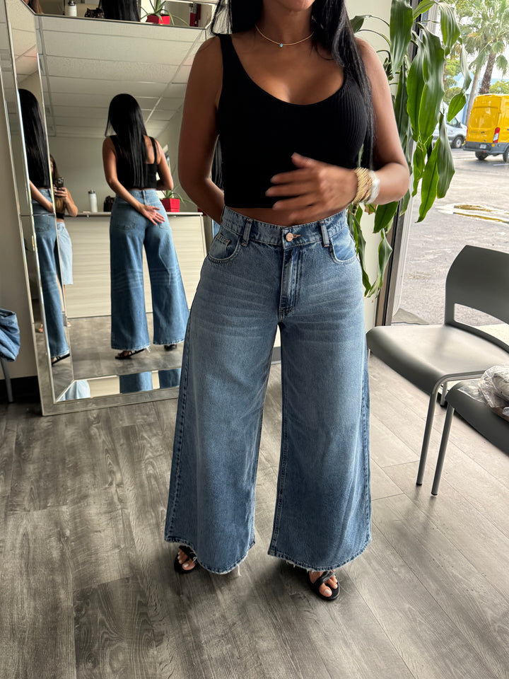 Lisa Wideleg Jean