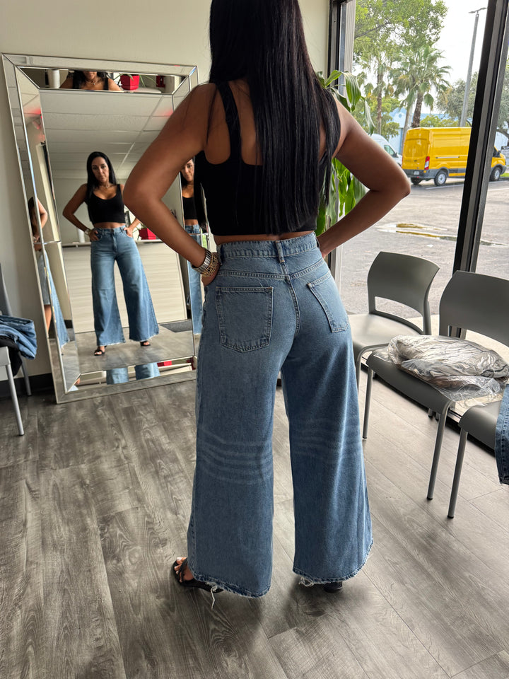 Lisa Wideleg Jean