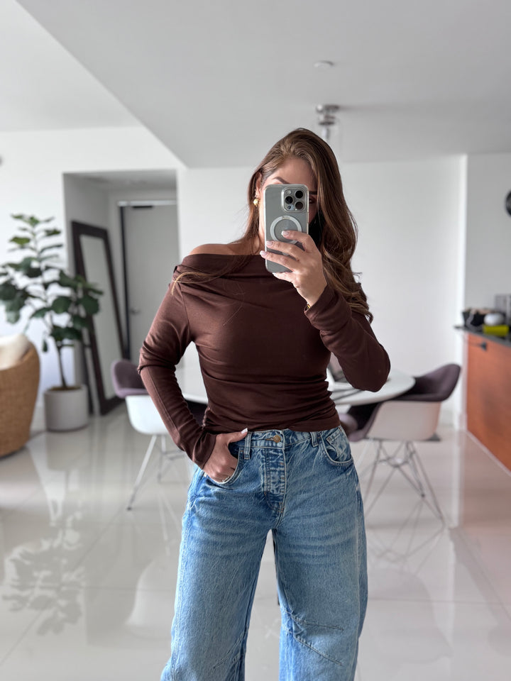 Aura Top Off-Shoulder