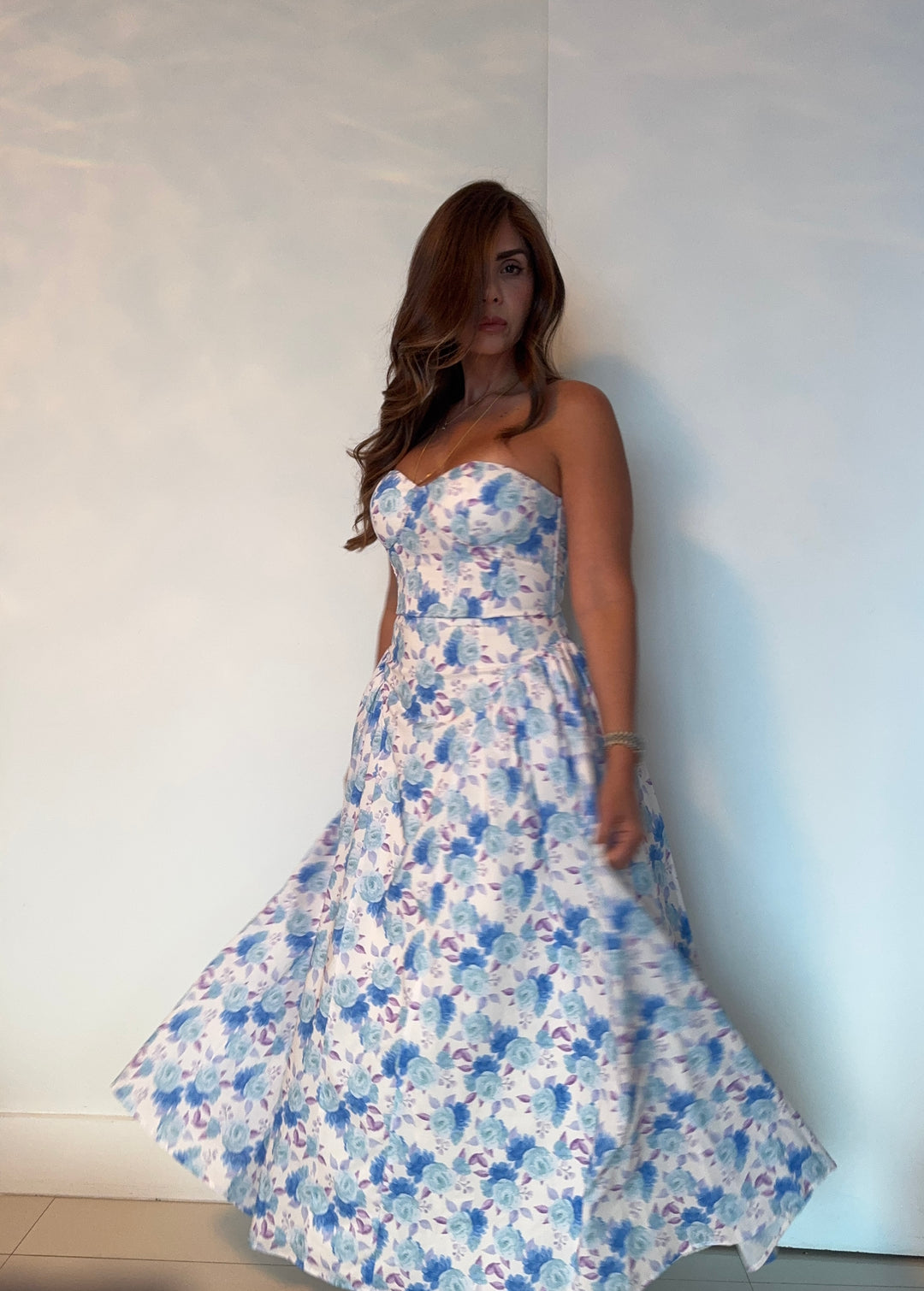 SWEETHEART NECKLINE FLORAL MIDI DRESS